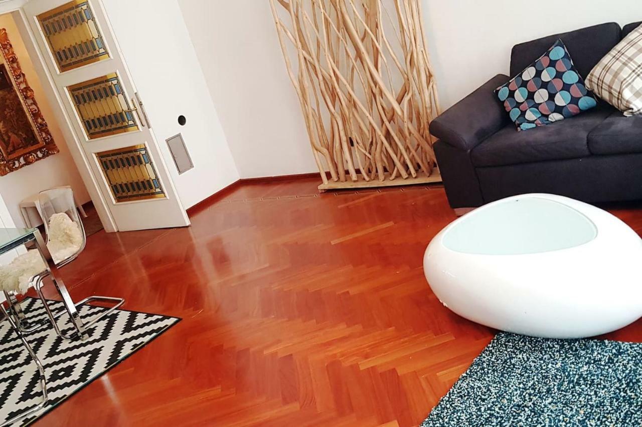 The Kolin Grand Downtown Apartment